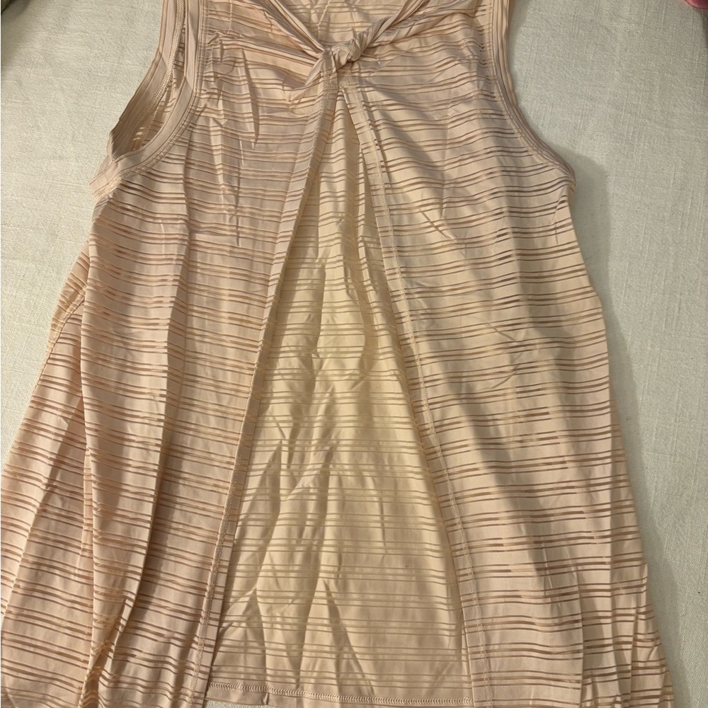 Lululemon Open Back Top - Picture 2 of 3